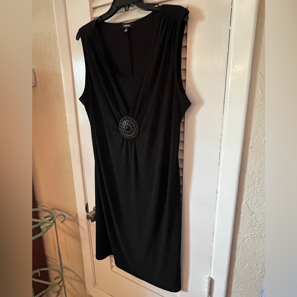 🤩 $5 SALE! 🤩 Elementz “2-Fer Twinset” sleeveless black medallion dress - Picture 2 of 8